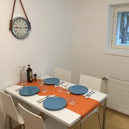 Lauttasaari Apartament *